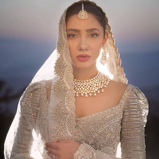 FARAZ MANAN - Mahira-Khan