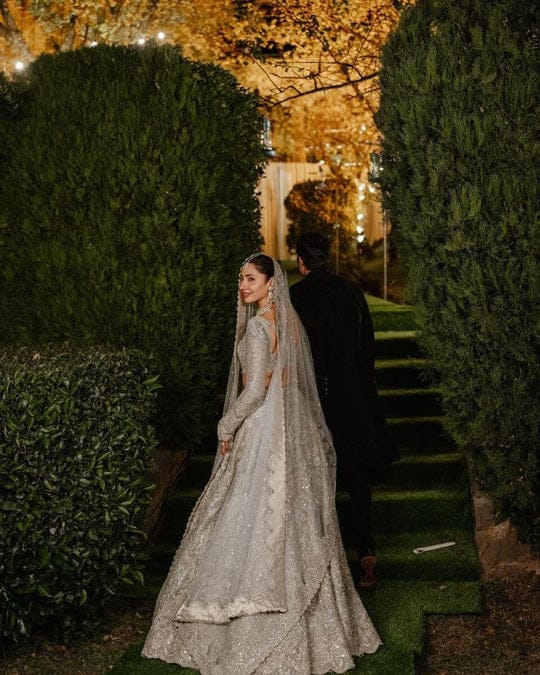 FARAZ MANAN - Mahira-Khan
